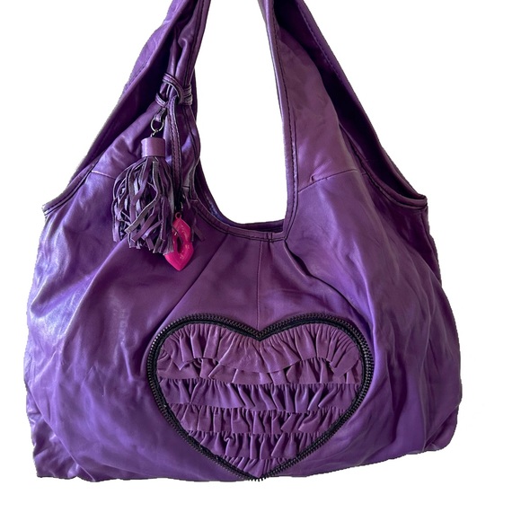 Betsey Johnson Ruffled Heart Large Hobo Leather Bag - Picture 4 of 9